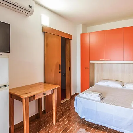 Lejlighed Awesome Apartment In Capo Rizzuto *