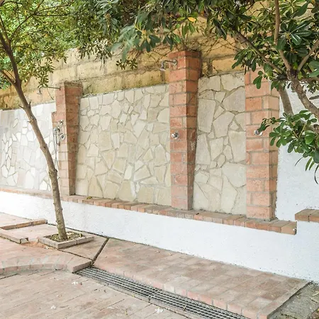 Awesome Apartment In Capo Rizzuto *
